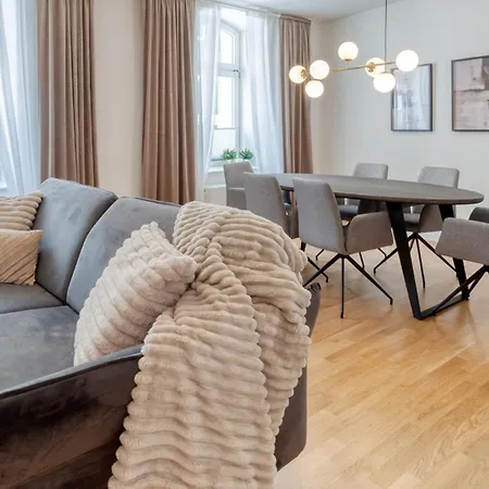 Sali Homes - Opera Loge 2br Balcony * Bayreuth
