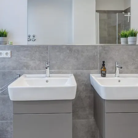 Apartamento Sali Homes - Opera Loge 2br Balcony *